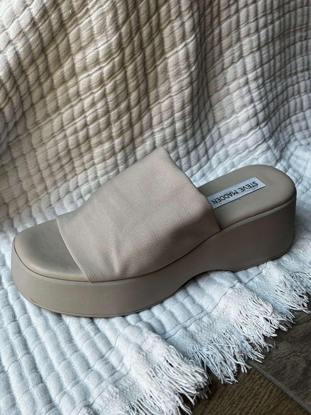 Steve Madden Slinky Slide Sandals - Cream Platform Slides